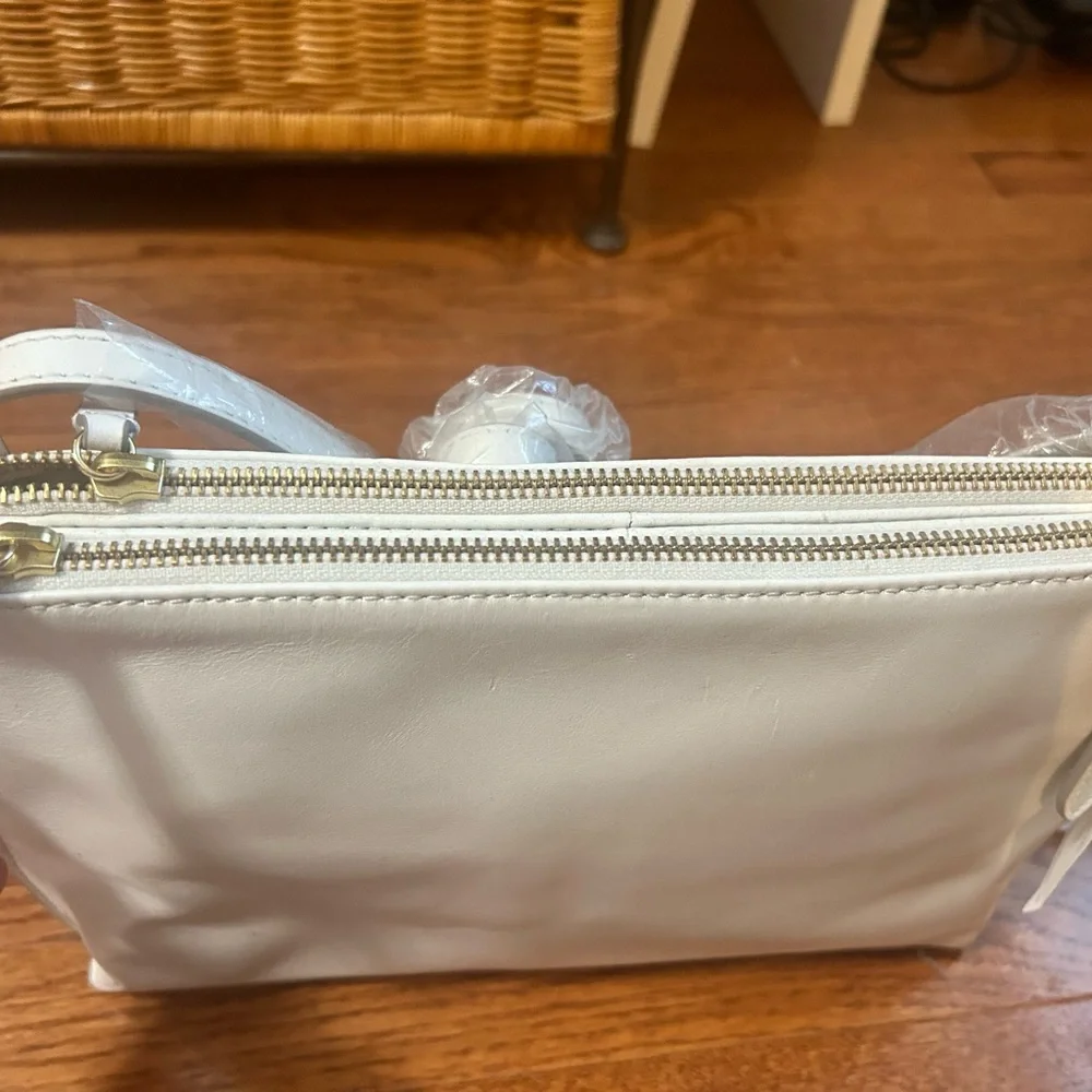 Banana Republic Leather Crossbody Bag - Picture 3 of 6